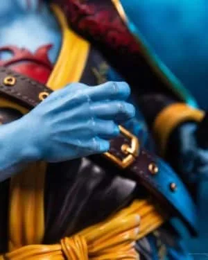 Jinbe Bright Studio Statue Resine